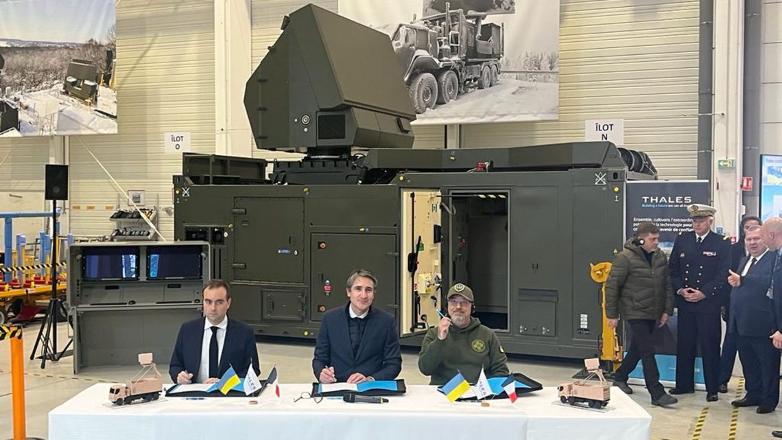 Thales va livrer un système de défense aérienne GM200 à l’Ukraine